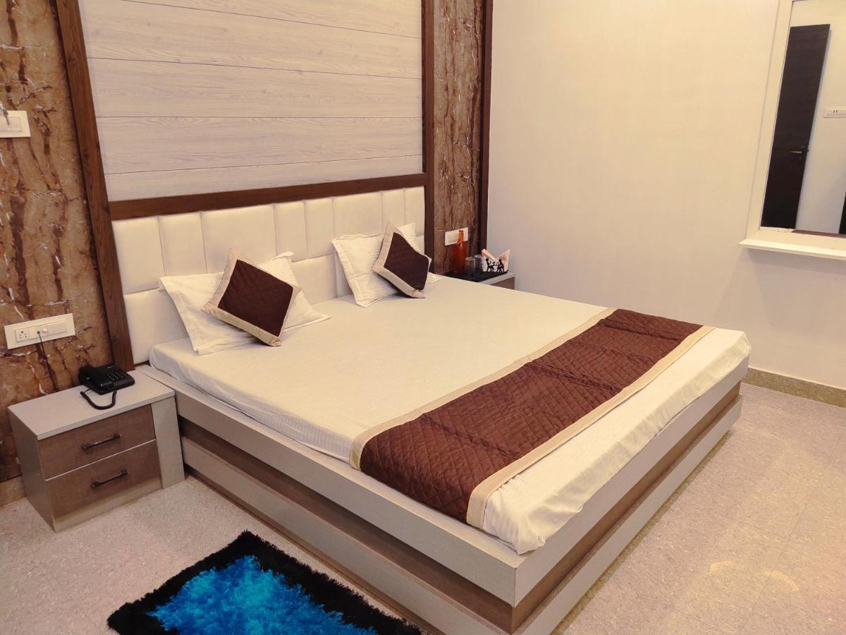 Hotel The Shree Jee Palace Mirzāpur Extérieur photo