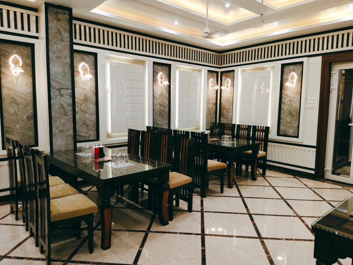 Hotel The Shree Jee Palace Mirzāpur Extérieur photo